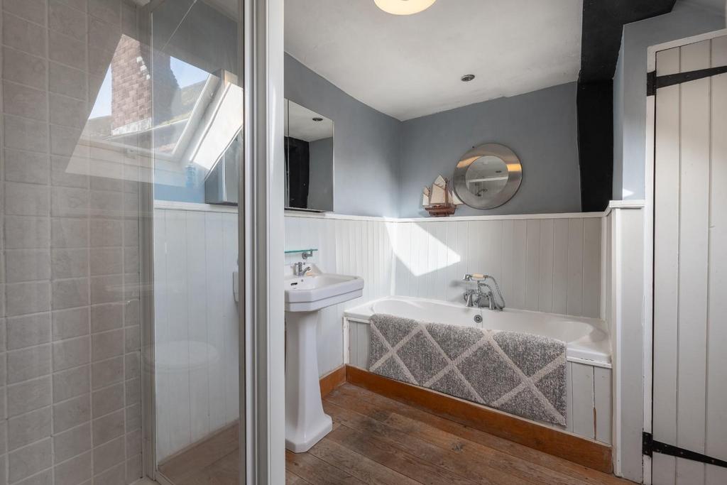 Bathroom-1.jpg