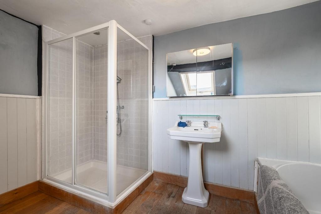 Bathroom-3.jpg