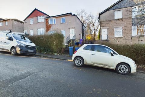 3 bedroom flat to rent, Crofthill Road, Glasgow G44