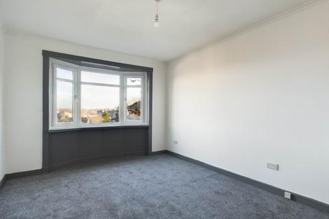 3 bedroom flat to rent, Crofthill Road, Glasgow G44