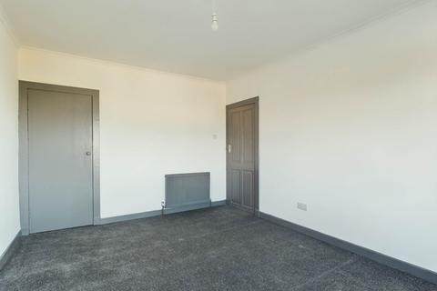 3 bedroom flat to rent, Crofthill Road, Glasgow G44