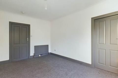 3 bedroom flat to rent, Crofthill Road, Glasgow G44