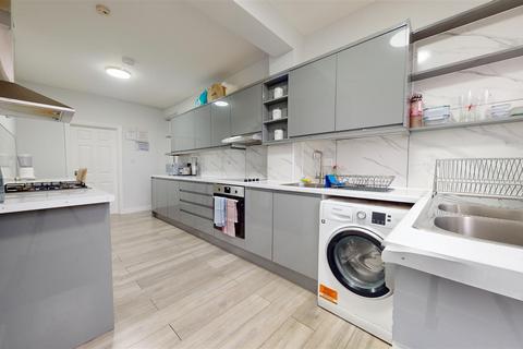 1 bedroom property to rent, Dollis Hill Lane, London NW2