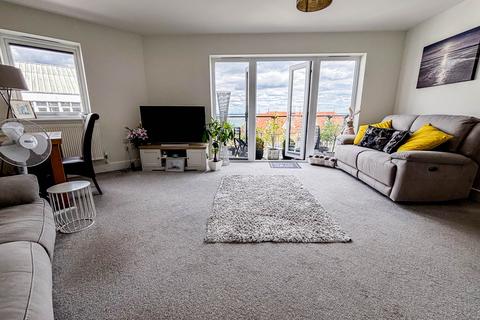2 bedroom flat for sale, Princess Court, East Cowes