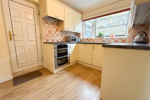 3 bedroom semi-detached house for sale, Smithy Moor Avenue, Stocksbridge, S36