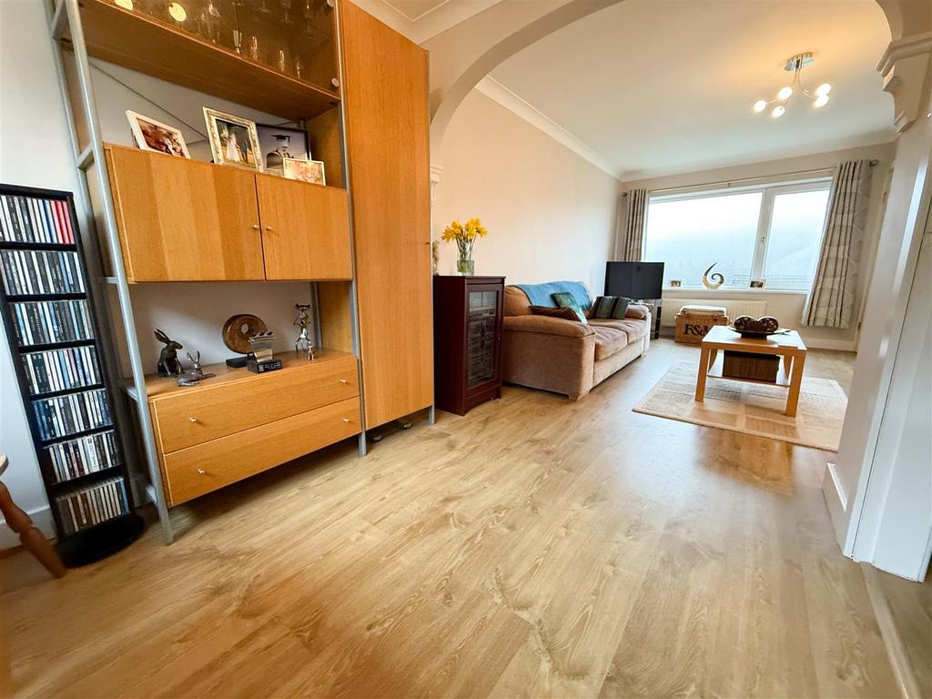 Open plan lounge dining room