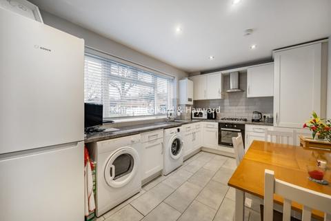 3 bedroom house to rent, Deeside Road London SW17