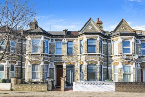 5 bedroom house to rent, Corrance Road, London