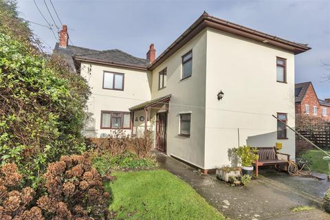 4 bedroom detached house for sale, Middleton Road, Oswestry