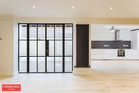 1a Lorne Road, London, E17 7PX