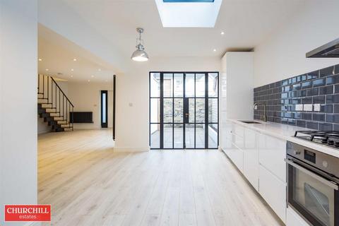 1a Lorne Road, London, E17 7PX