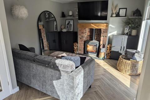 132 Wombourne Park, Wombourne, Wolverhampton, WV5 0LY