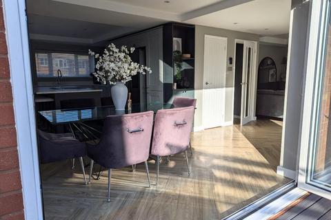 132 Wombourne Park, Wombourne, Wolverhampton, WV5 0LY