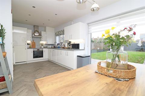 47 Orchard Way, Boreham, Chelmsford, CM3 3GQ
