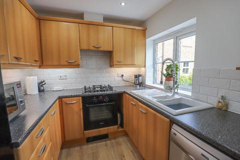 35 Bridgeside, Carnforth, LA5 9LF