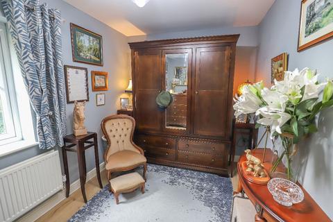 35 Bridgeside, Carnforth, LA5 9LF