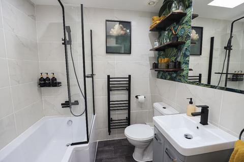 35 Bridgeside, Carnforth, LA5 9LF