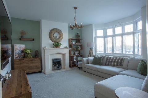 81 Wood Ride, Petts Wood, Orpington, BR5 1QA