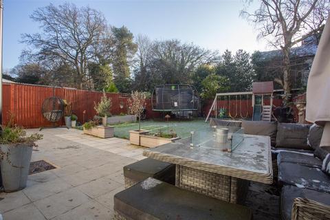 81 Wood Ride, Petts Wood, Orpington, BR5 1QA