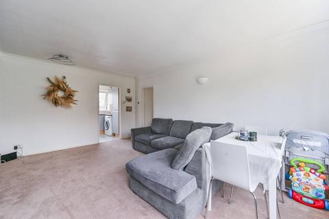 3 bedroom flat for sale, Bramley Hill, South Croydon, CR2