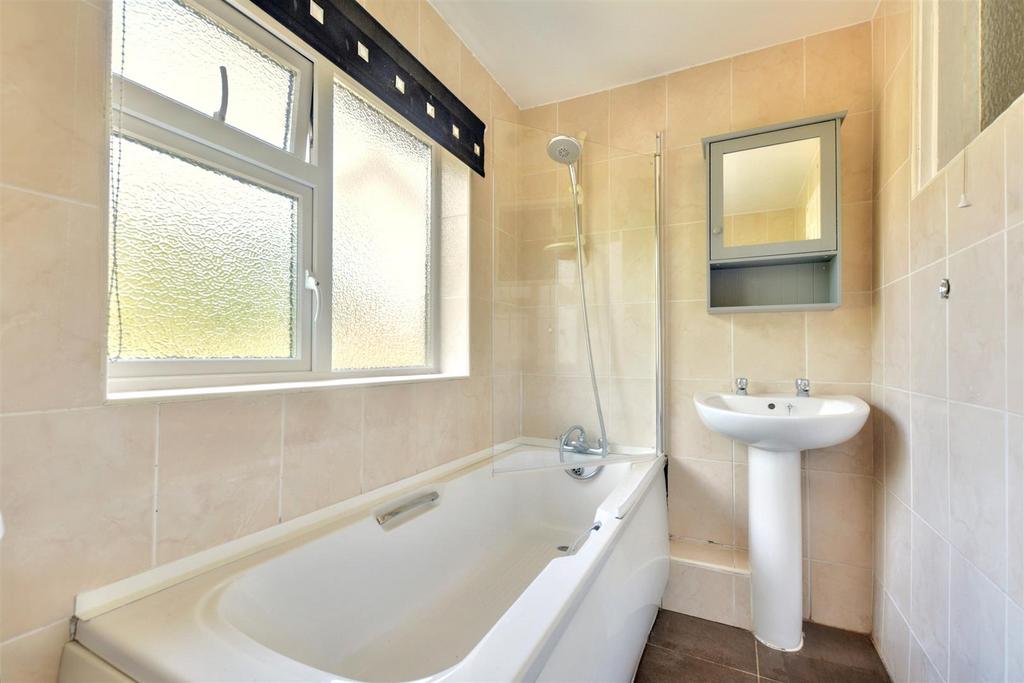 Bathroom 2.jpeg