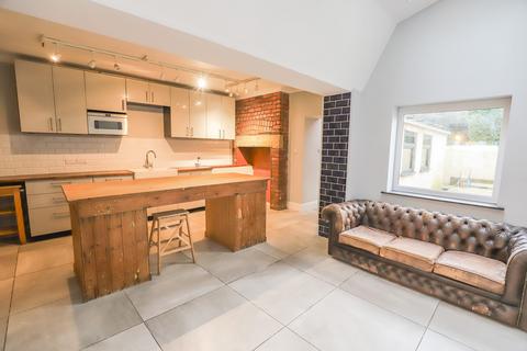 6 bedroom terraced house for sale, Knowlys Road, Heysham, Morecambe