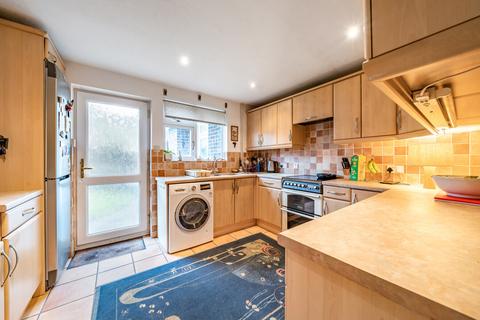 94 Halters End, Grayshott, Hindhead, GU26 6EE