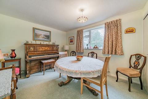 94 Halters End, Grayshott, Hindhead, GU26 6EE
