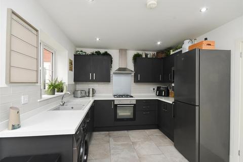 2 Amina Gardens, Bradmore, Wolverhampton, WV3 7BD