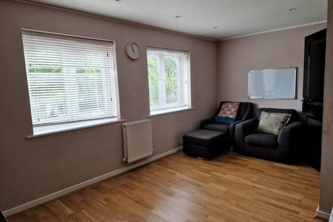 3 bedroom house to rent, Hamble Drive, Hayes, Middlesex