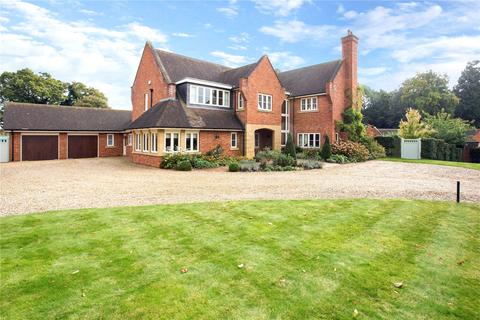 4 bedroom detached house for sale, Hitchin Road, Codicote, Hitchin, Hertfordshire, SG4