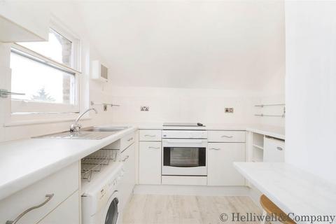 Studio to rent, Culmington Road, Ealing, W13