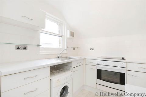 Studio to rent, Culmington Road, Ealing, W13