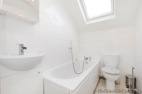 Studio to rent, Culmington Road, Ealing, W13