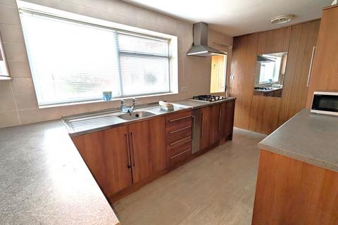 4 bedroom terraced house to rent, Victoria Road, Preston PR2