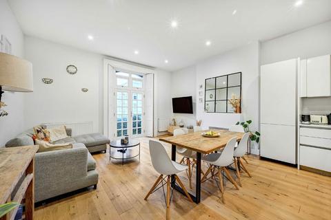 2 bedroom flat for sale, Camden Road, London NW1