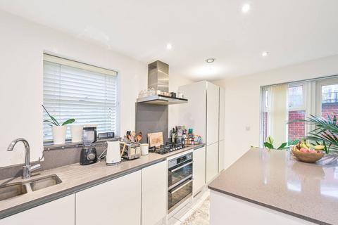 1 bedroom flat for sale, Adam Close, Mill Hill East, London, NW7