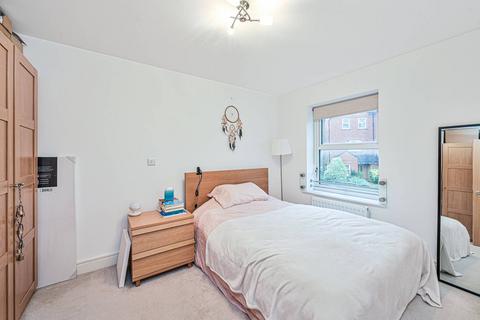 1 bedroom flat for sale, Adam Close, Mill Hill East, London, NW7