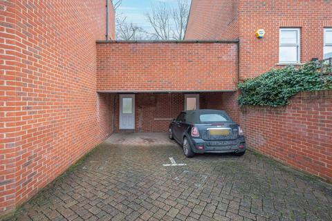6 Adam Close, London, NW7 1FL