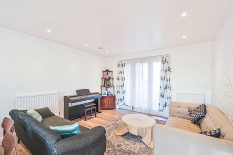 2 bedroom flat for sale, Ashridge Close, Finchley, London, N3