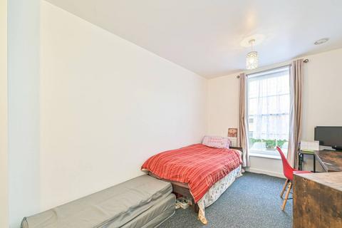 2 bedroom flat for sale, Ashridge Close, Finchley, London, N3