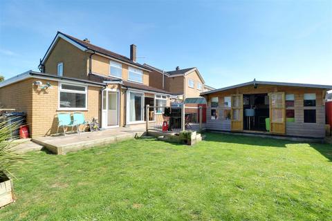 3 bedroom detached house for sale, Queensway, Alsager
