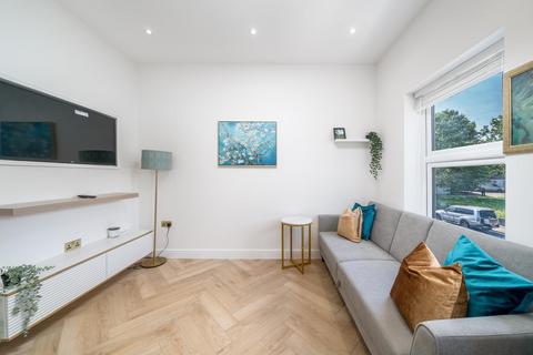 1 bedroom flat to rent, Grafton Road, London