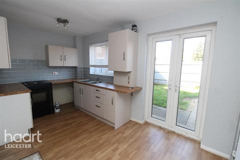 2 bedroom terraced house to rent, Vale End, Leicester