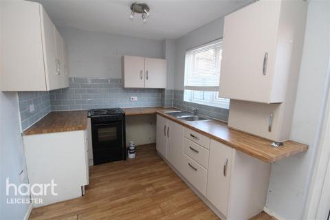 2 bedroom terraced house to rent, Vale End, Leicester