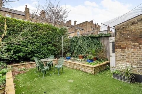 4 bedroom end of terrace house for sale, Mervan Road, Brixton