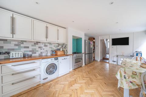 4 bedroom end of terrace house for sale, Mervan Road, Brixton