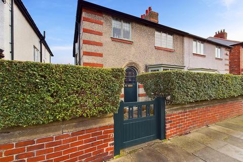 4 bedroom semi-detached house for sale, Davison Avenue, Whitley Bay