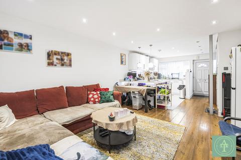 2 bedroom end of terrace house for sale, Hillside Grove, London, N14