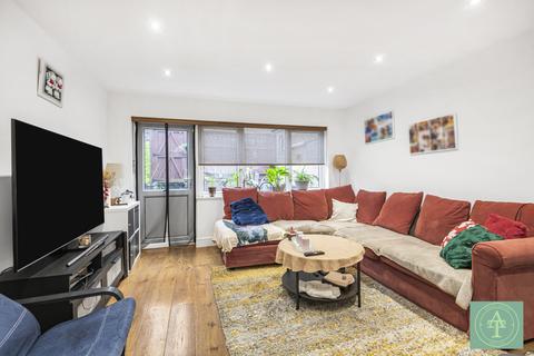 2 bedroom end of terrace house for sale, Hillside Grove, London, N14